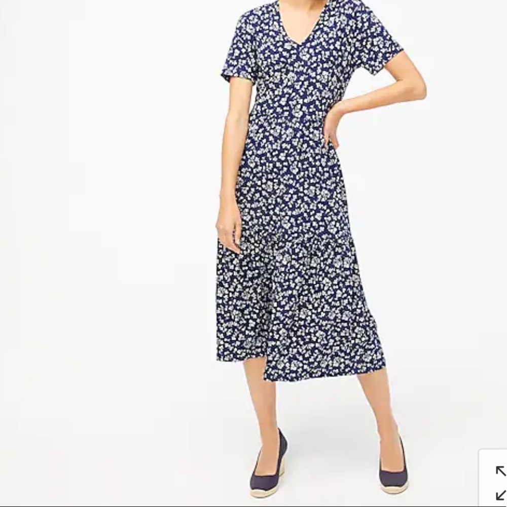 EUC J Crew 100% cotton vee neck tiered midi dress in navy with white floral, 3X